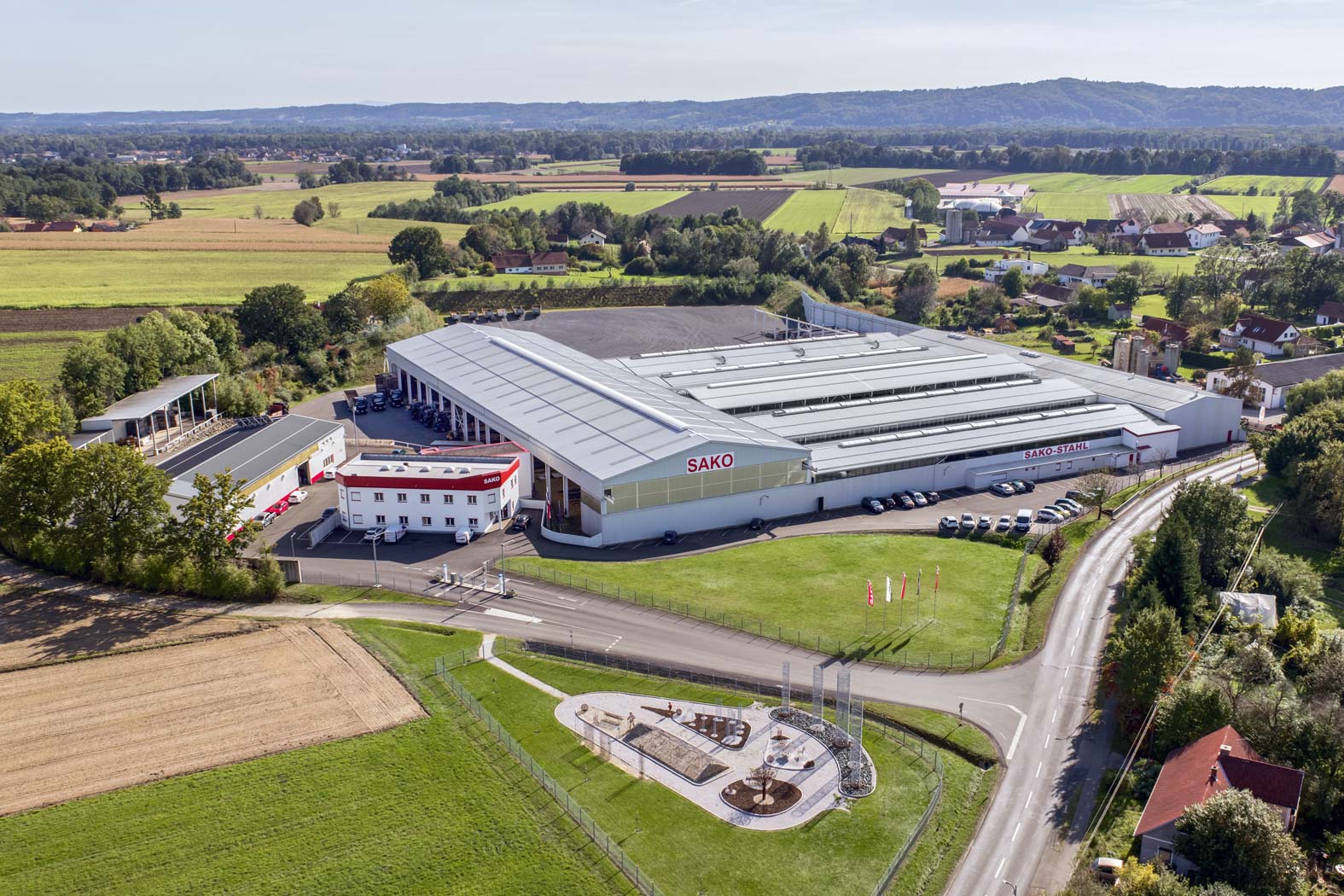 Pfingstl Stahlbau Metallbau Feldbach Steiermark Österreich Hallenbau Hallensanierung 3D-Planung Sako-Stahl Deutsch Goritz